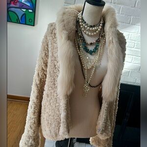 Fur Cream Jacket with Plush Collar